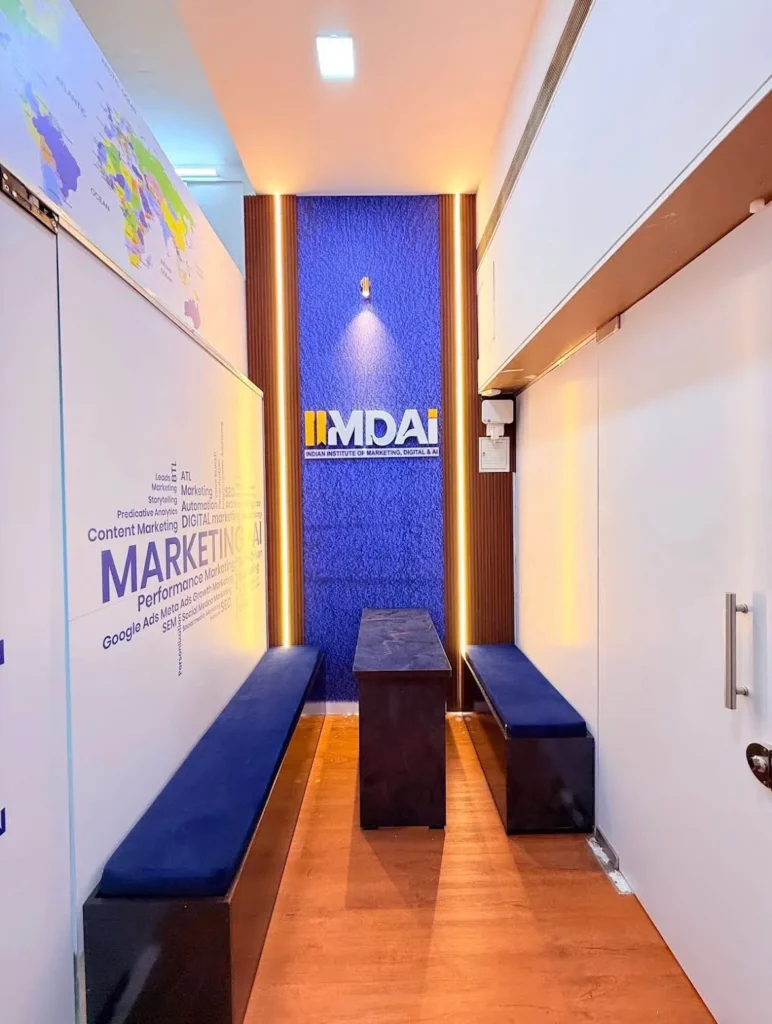 Digital marketing course in Malad classroom at IIMDAi